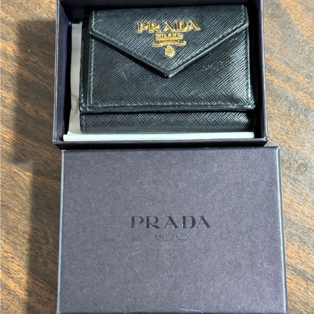 Prada Black Saffiano Leather Compact wallet luxurious chic fashion